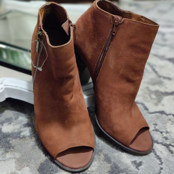 Lucky Brand Brown Ankle Booties - Picture 11 of 16